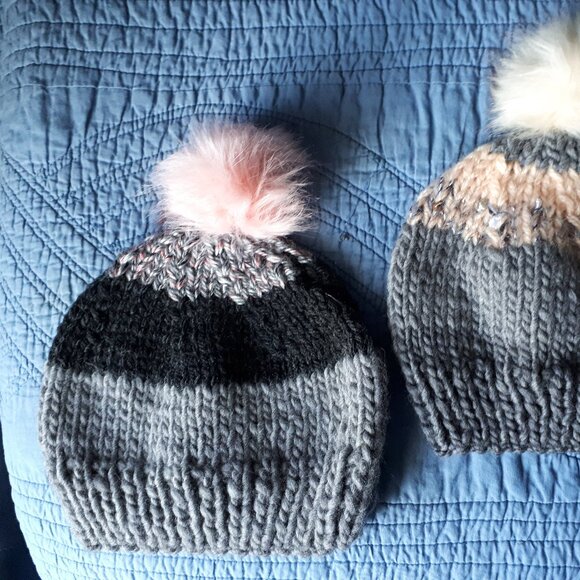 Hand knitted hat - Picture 4 of 4